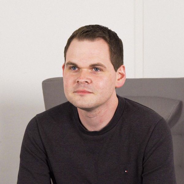 Niklas F.